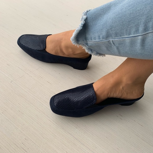 Midnight Navy Snake Print Square Toe Slip On Mule - Picture 6 of 6